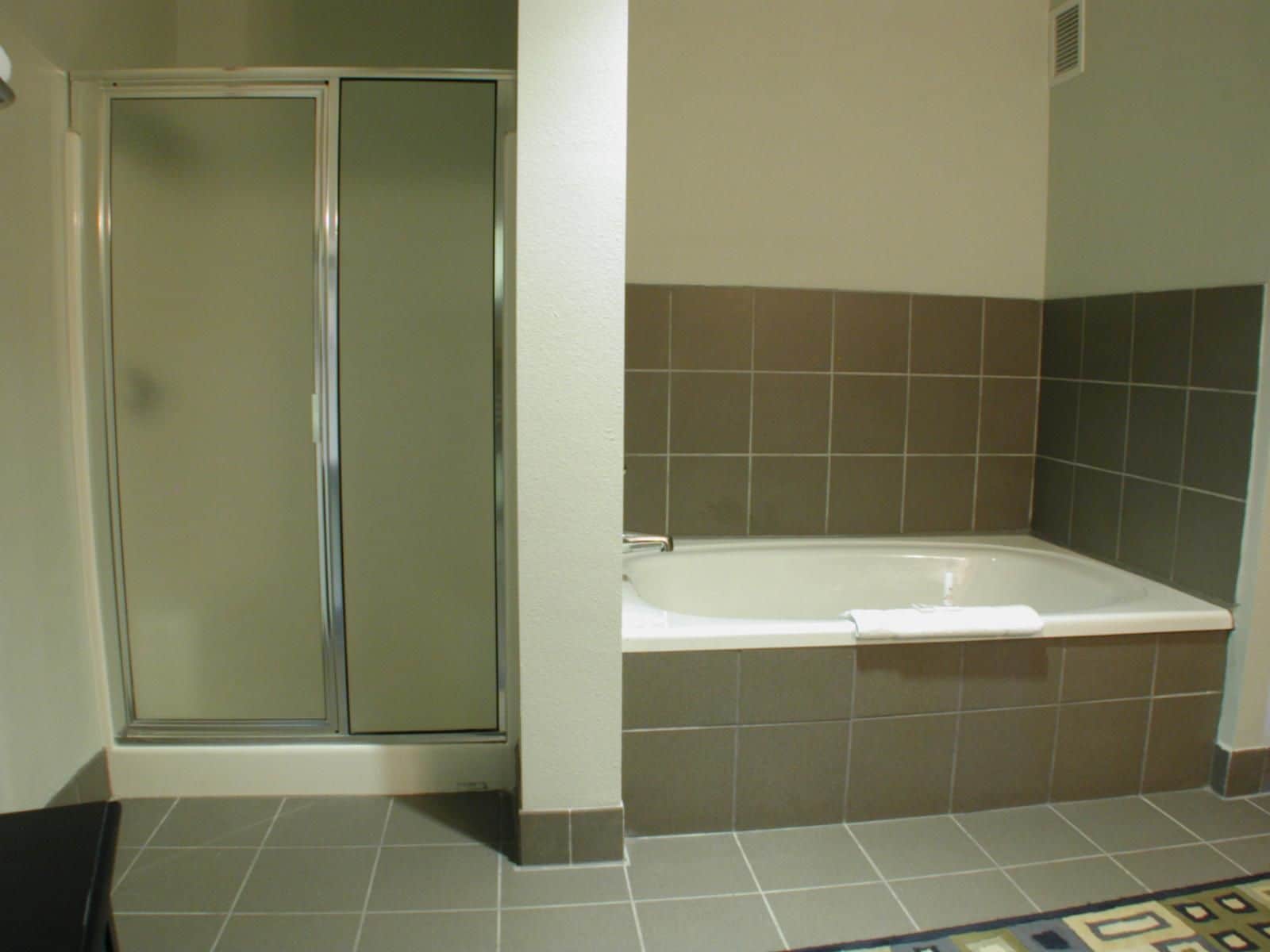 Photo - Holiday Inn Express San Antonio Rivercenter Area by IHG
