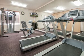 Fitness facility - Holiday Inn Express San Antonio Rivercenter Area by IHG (San Antonio)