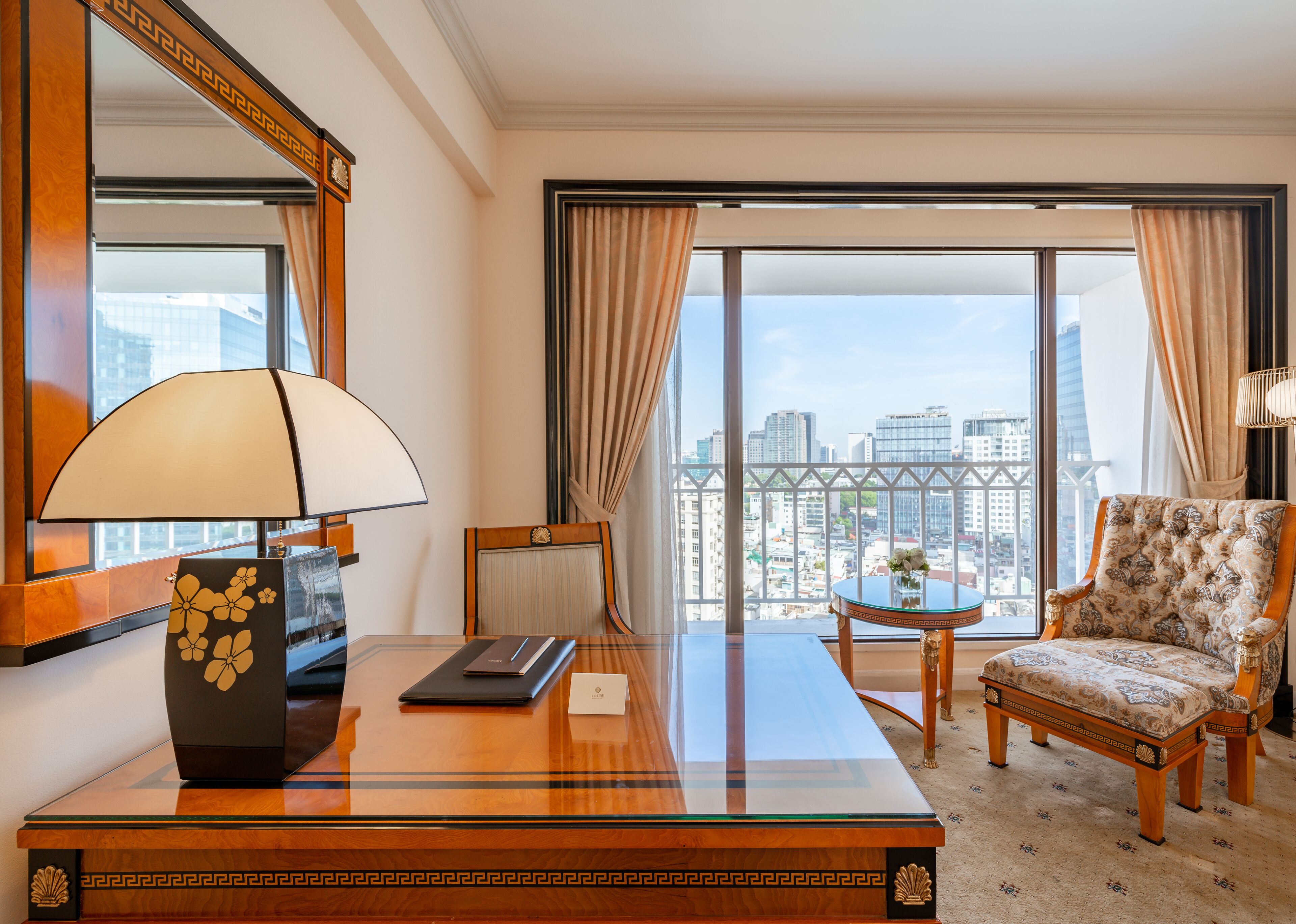 minibar, in-room safe, desk, blackout curtains