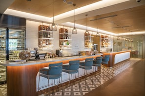 3 restaurants; breakfast, lunch, dinner and brunch served  - Lotte Hotel Saigon (Ho Chi Minh City)