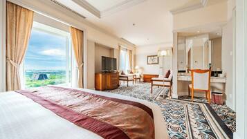 Minibar, in-room safe, desk, blackout drapes