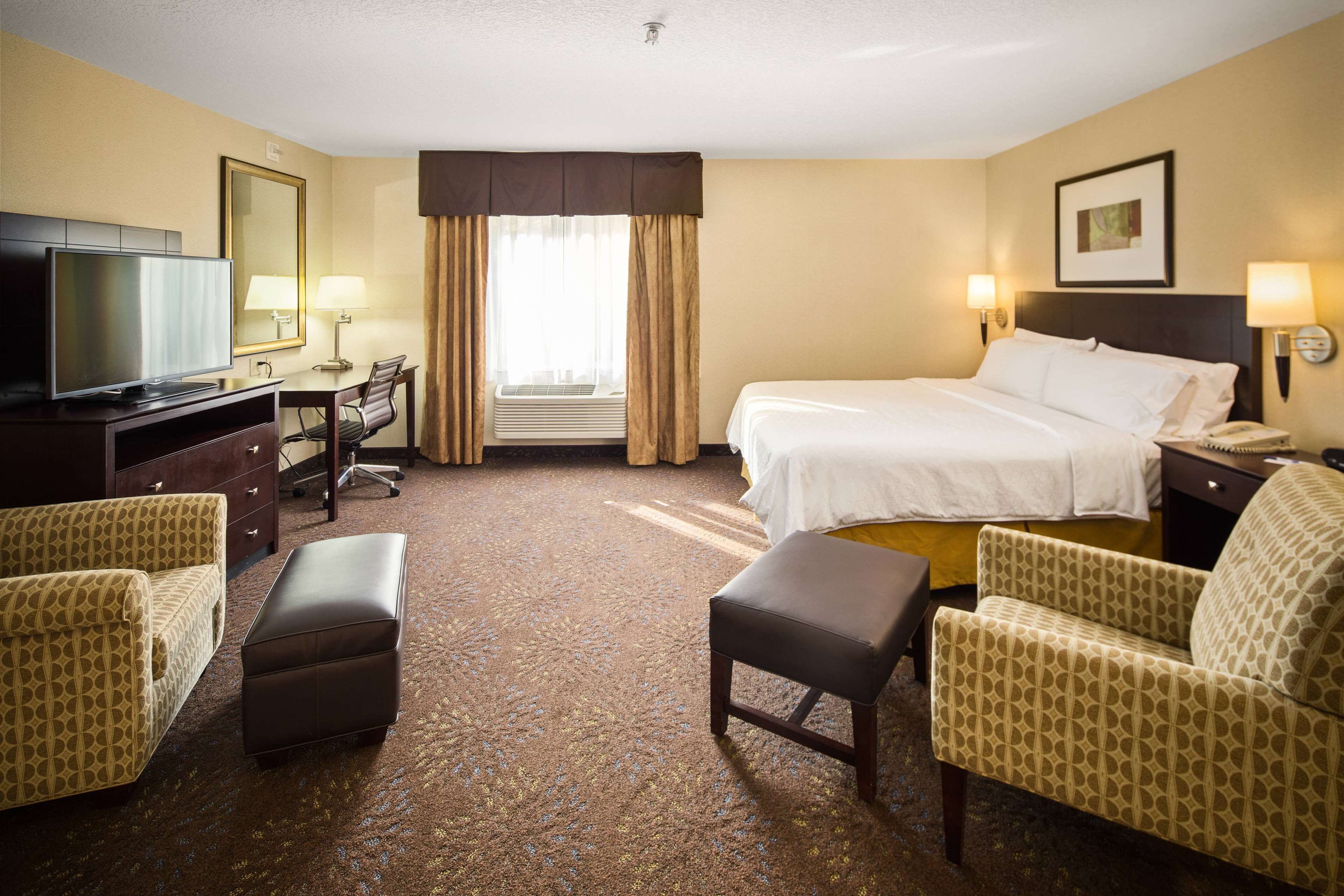 in-room safe, desk, iron/ironing board, free cots/infant beds