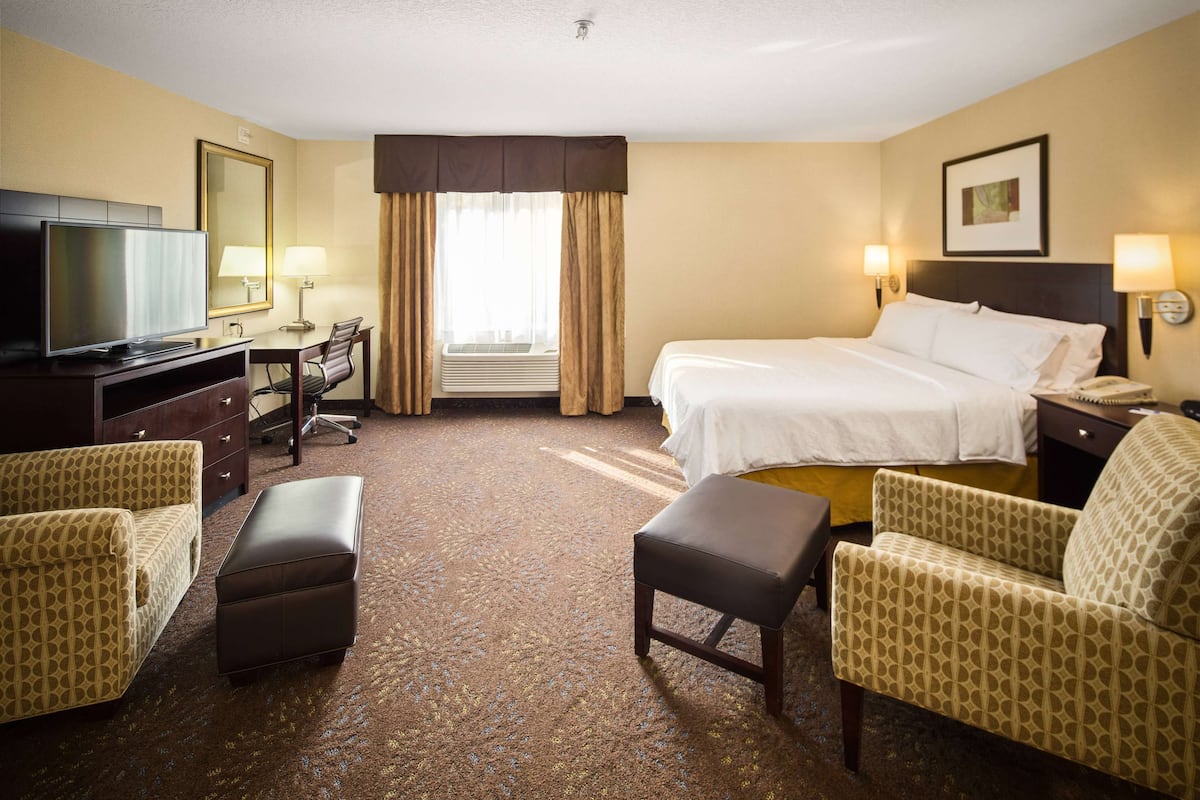 in-room safe, desk, iron/ironing board, free cots/infant beds