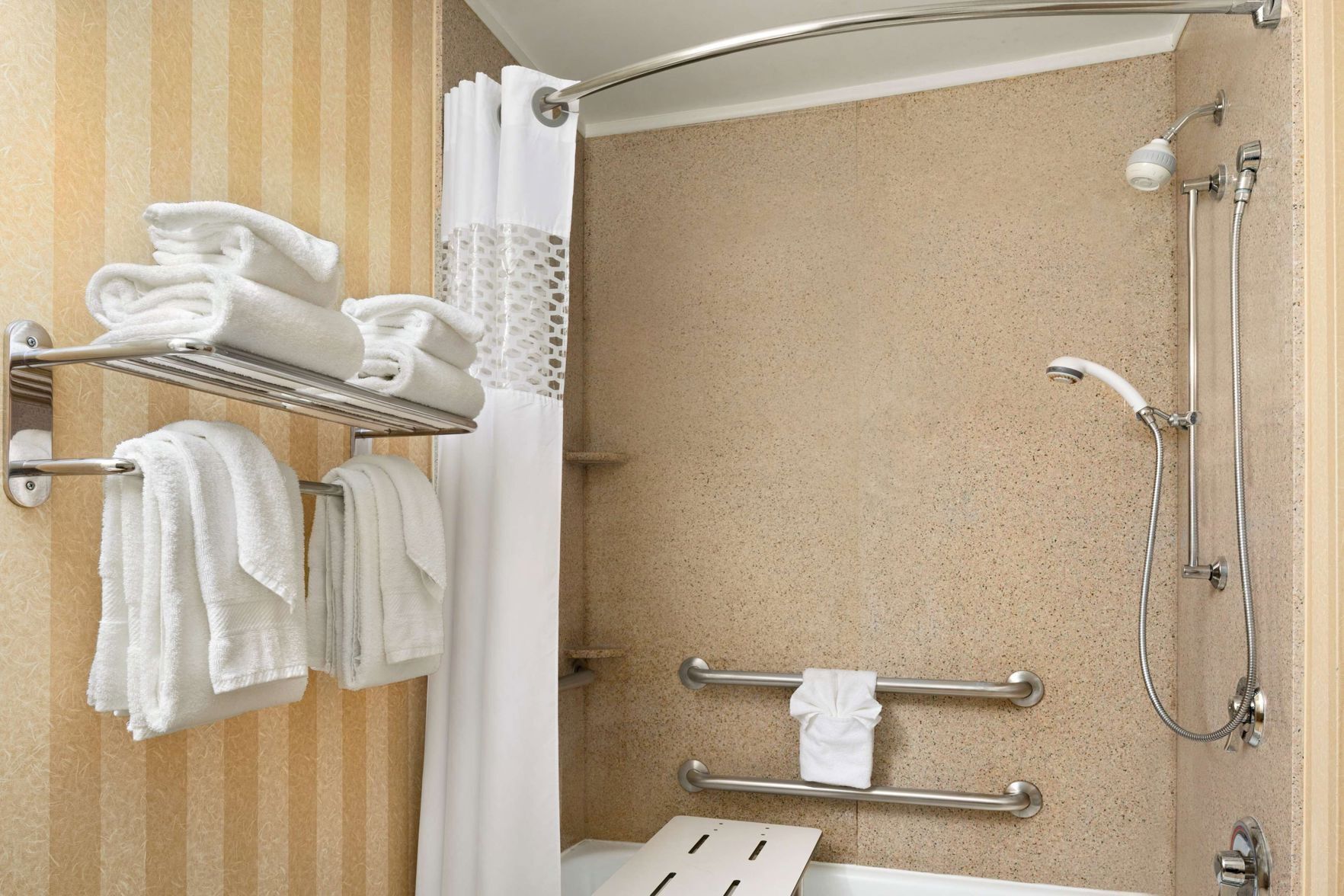 Baño | Amenidades de baño gratuitas, secadora de cabello, toallas 