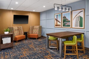 Lobby - Hampton Inn & Suites Detroit/Sterling Heights (Sterling Heights)