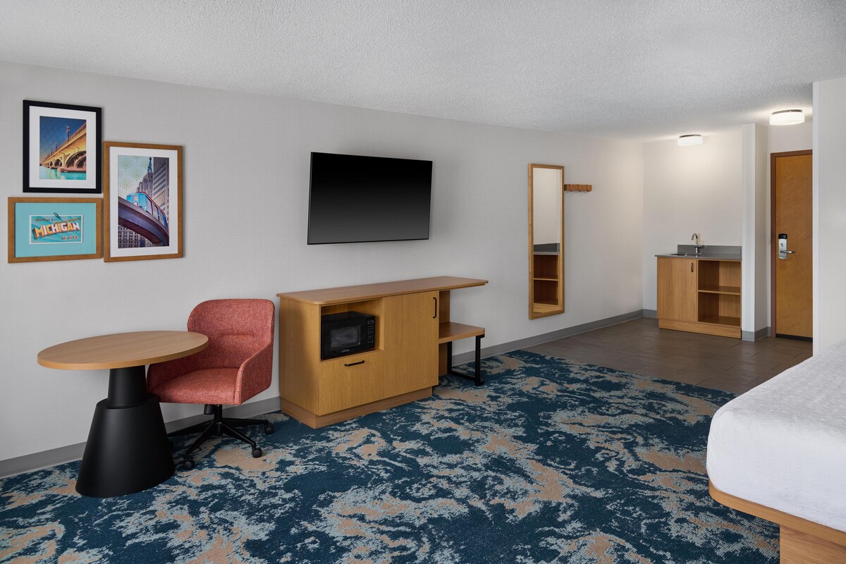 One king studio sofabed non smoking | In-room safe, desk, blackout drapes, iron/ironing board