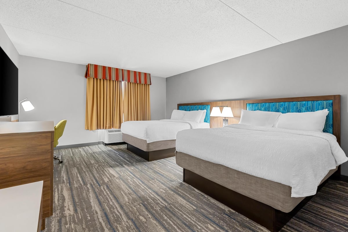 2 queensize bedden, niet-roken, Toegankelijk voor gehandicapten | Een kluis op de kamer, verduisterende gordijnen