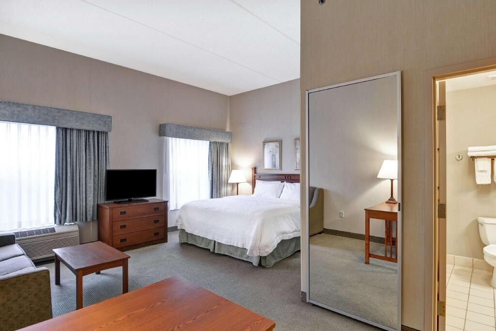 Desk, blackout drapes, iron/ironing board, free WiFi
