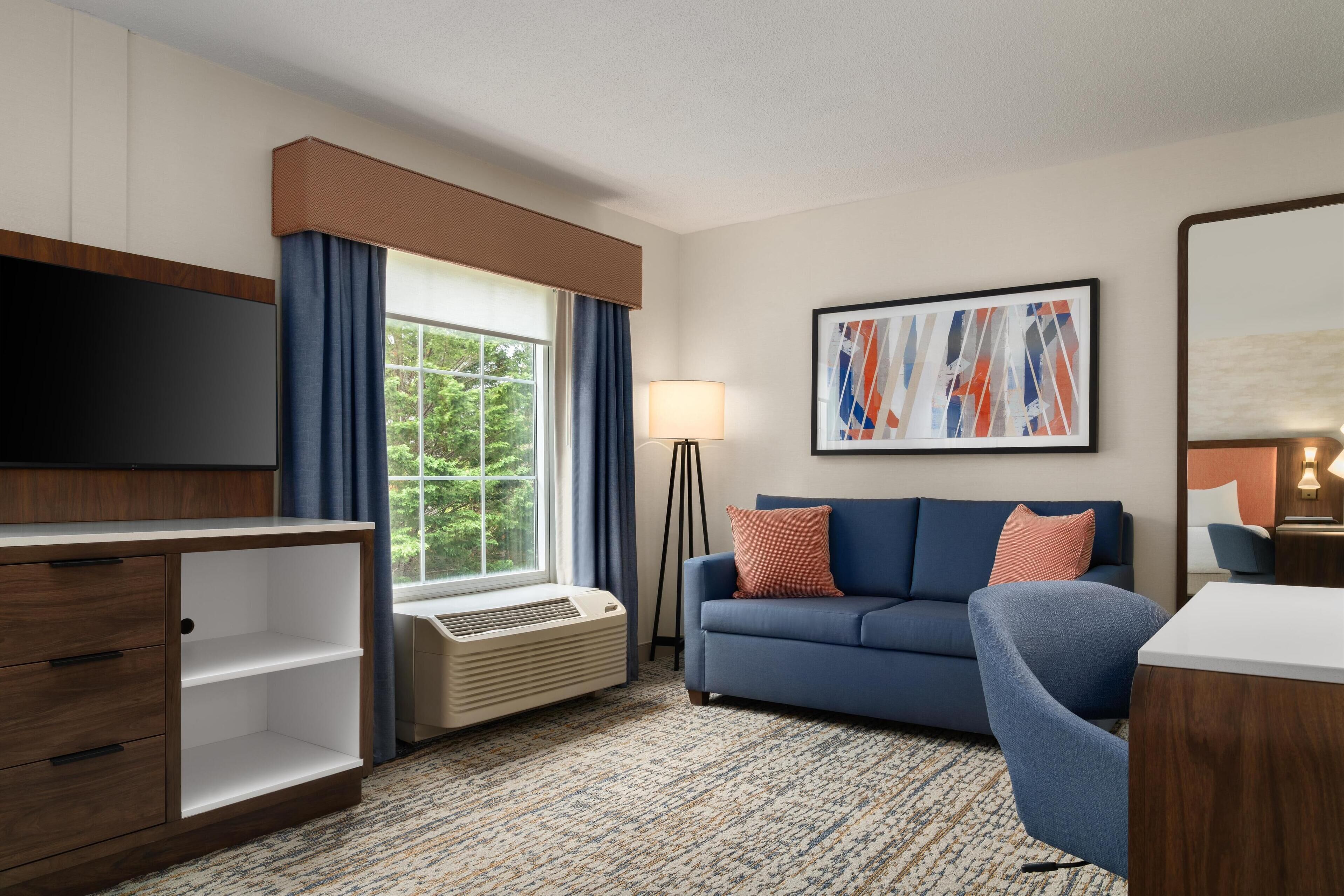 premium bedding, minibar, in-room safe, blackout curtains