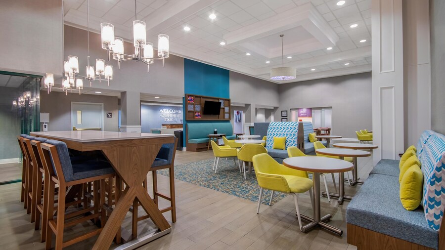 Hampton Inn East Aurora