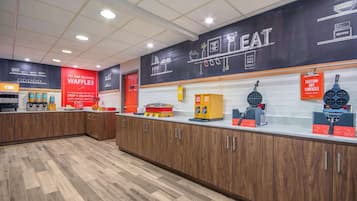 Desayuno continental gratuito y diario