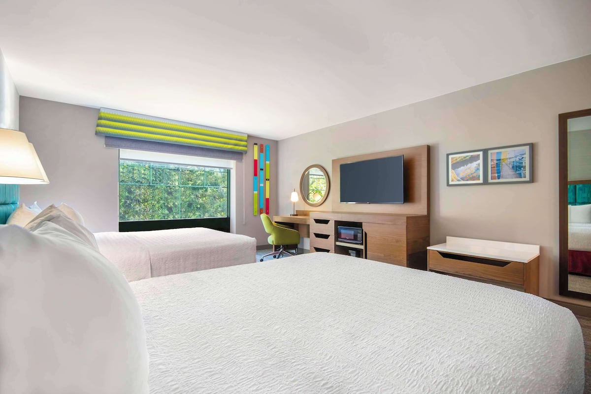 1 Schlafzimmer, Allergikerbettwaren, Zimmersafe, Schreibtisch
