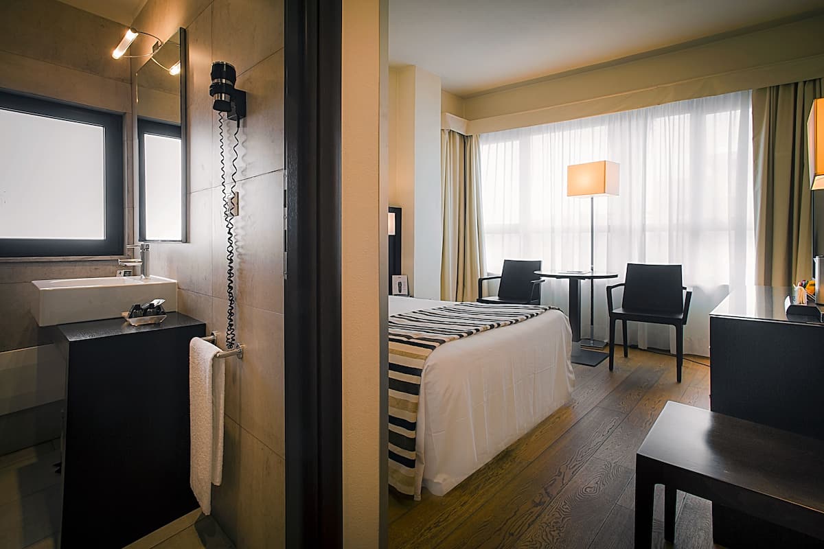 Superior-dobbeltværelse - 1 dobbeltseng | 2 soveværelser, premium-sengetøj, dundyner, minibar