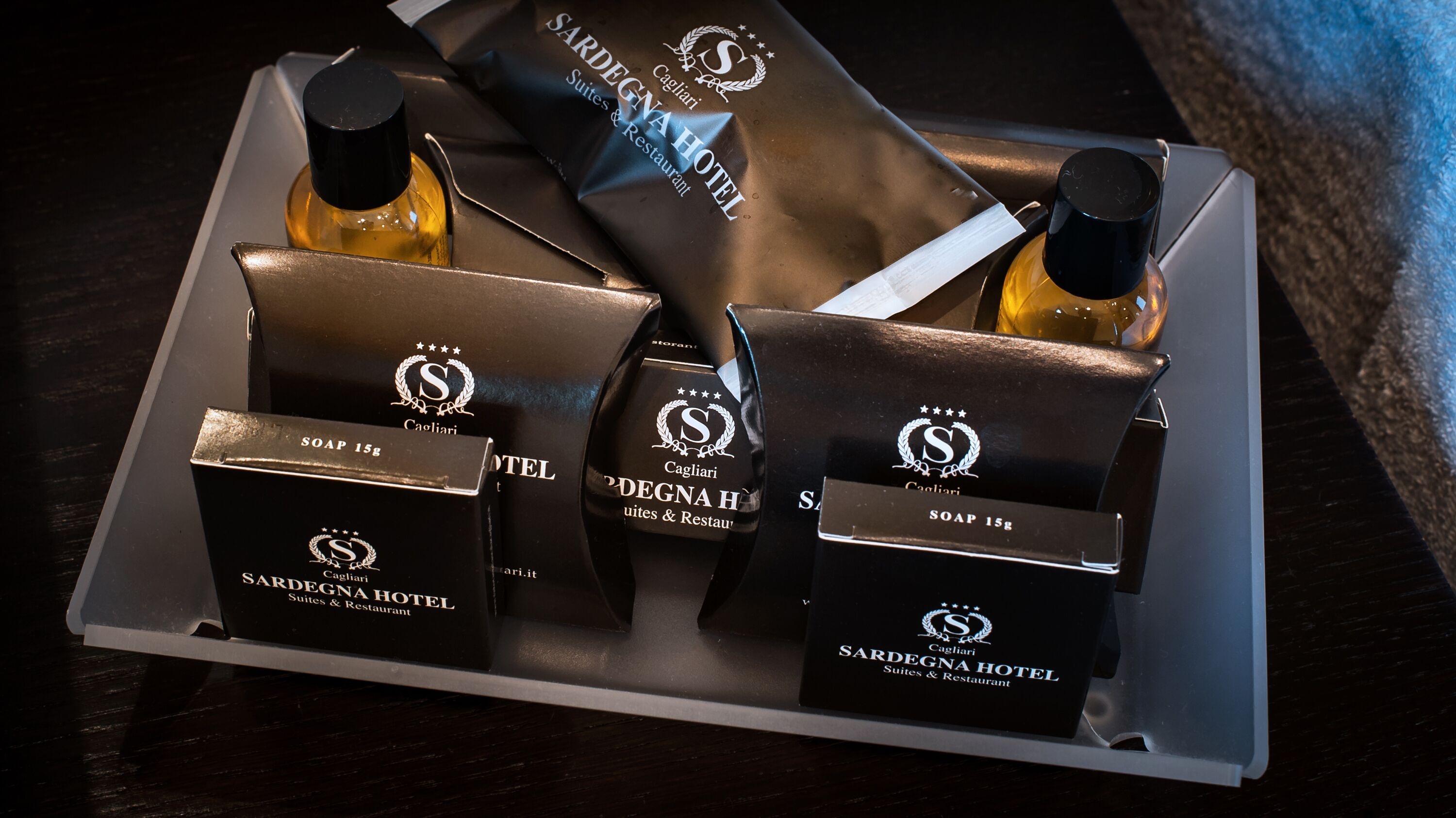 2 bedrooms, premium bedding, down duvets, minibar