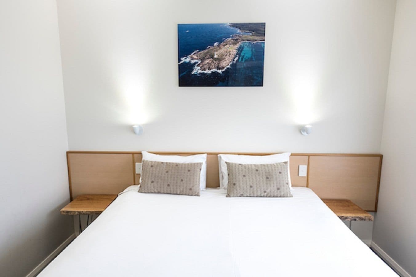 One Bedroom Apartment Special Access | Bathroom