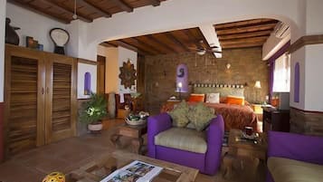 Ropa de cama de alta calidad y cortinas blackout