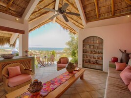 Ropa de cama de alta calidad y cortinas blackout 