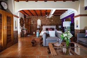 Junior Suite | Living room | TV