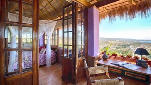 Premium bedding, blackout drapes, iron/ironing board (on request) - Villa Bella Bed & Breakfast (La Cruz de Huanacaxtle)