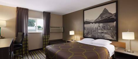 Room, 1 Queen Bed, Non Smoking | Hypo-allergenic bedding, in-room safe, desk, laptop workspace