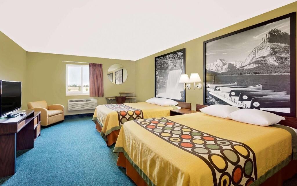 Hypo-allergenic bedding, in-room safe, desk, laptop workspace