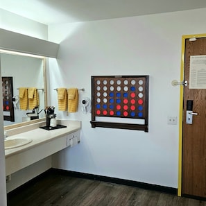 Family Suite, Multiple Beds, Non Smoking | Hypo-allergenic bedding, in-room safe, desk, laptop workspace