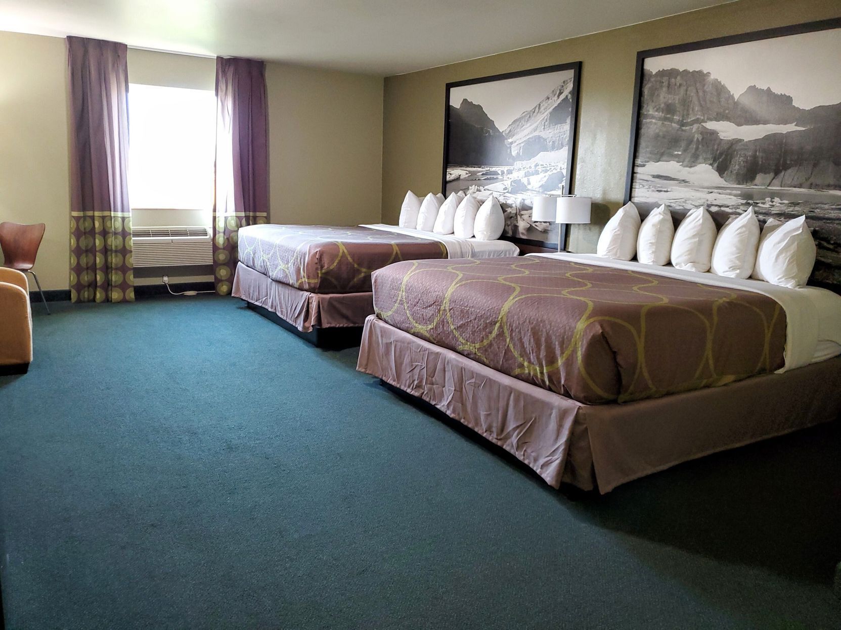 Hypo-allergenic bedding, in-room safe, desk, laptop workspace