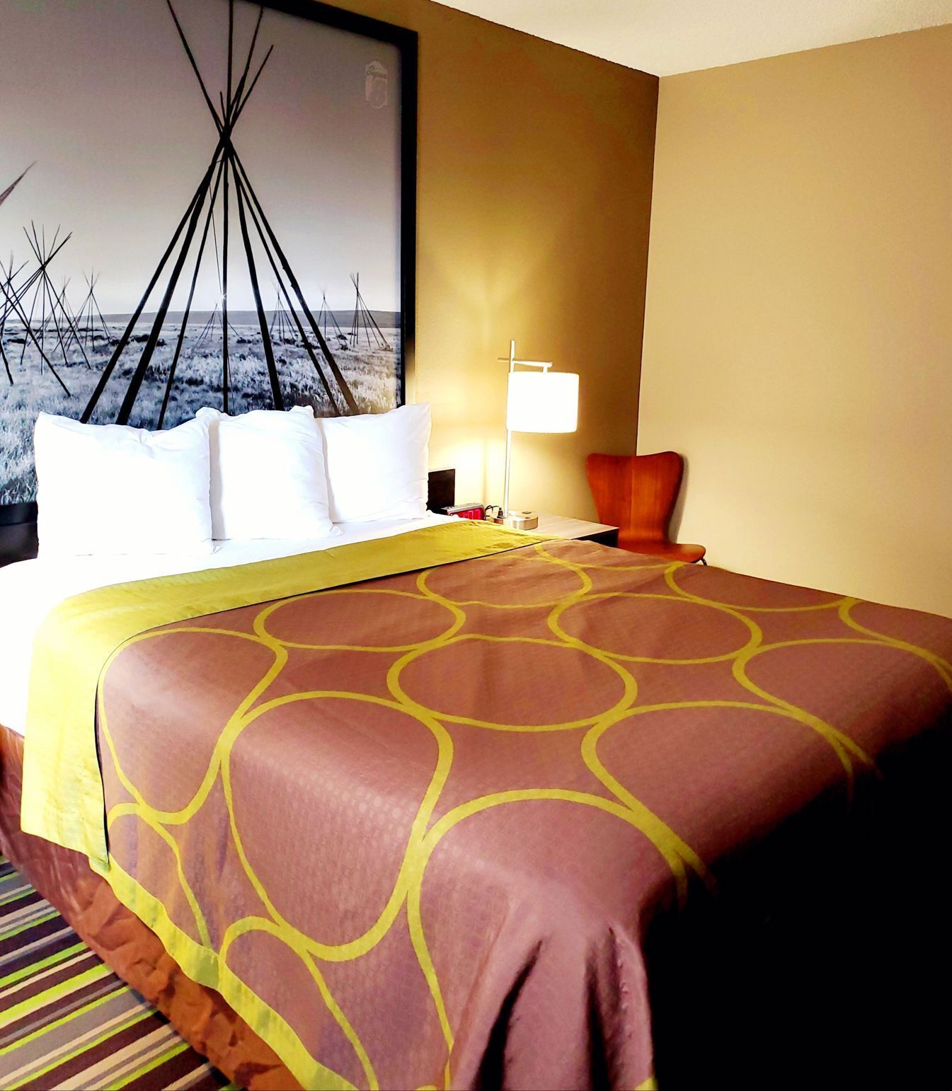 Hypo-allergenic bedding, in-room safe, desk, laptop workspace