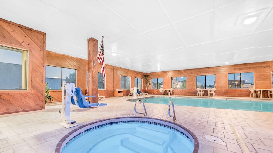 Super 8 by Wyndham Ottumwa