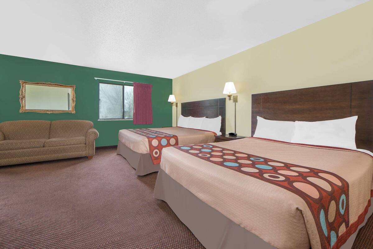 Room, Multiple Beds, Smoking | Desk, blackout drapes, iron/ironing board, free cribs/infant beds