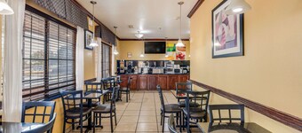 Econo Lodge Lubbock I-27