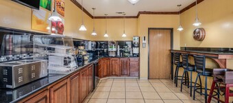 Econo Lodge Lubbock I-27