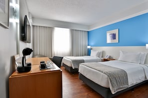 Deluxe Twin Room, 2 Single Beds | Minibar, in-room safe, desk, blackout curtains