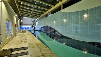 Una piscina techada