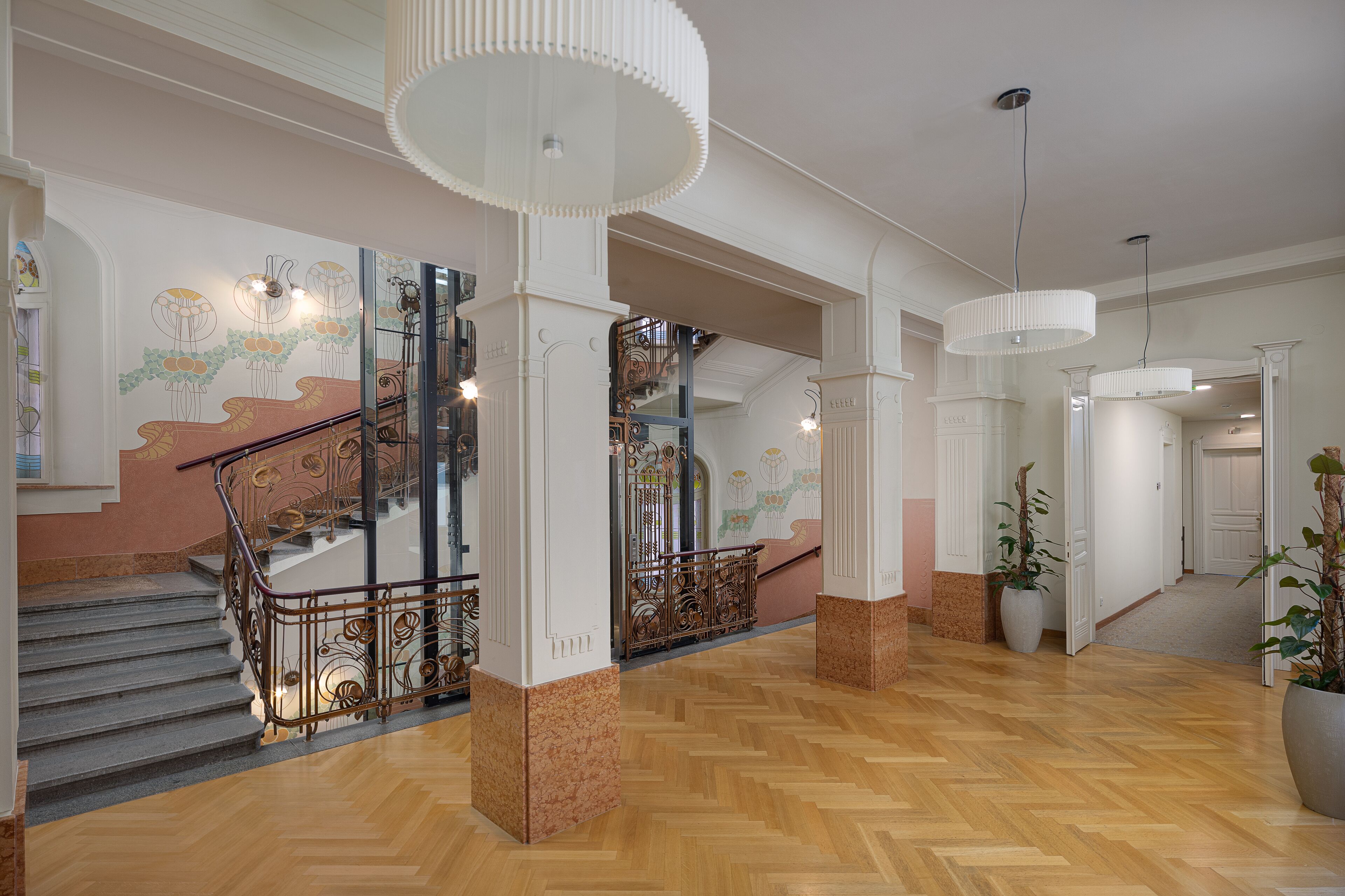 handrails in stairways