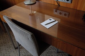 Allergikerbettwaren, Zimmersafe, Schreibtisch