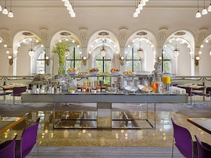 Daily buffet breakfast (EUR 17.5 per person)