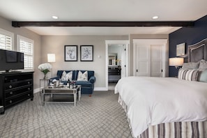 Deluxe Room, 1 King Bed, Jetted Tub | Hypo-allergenic bedding, in-room safe, iron/ironing board, free WiFi