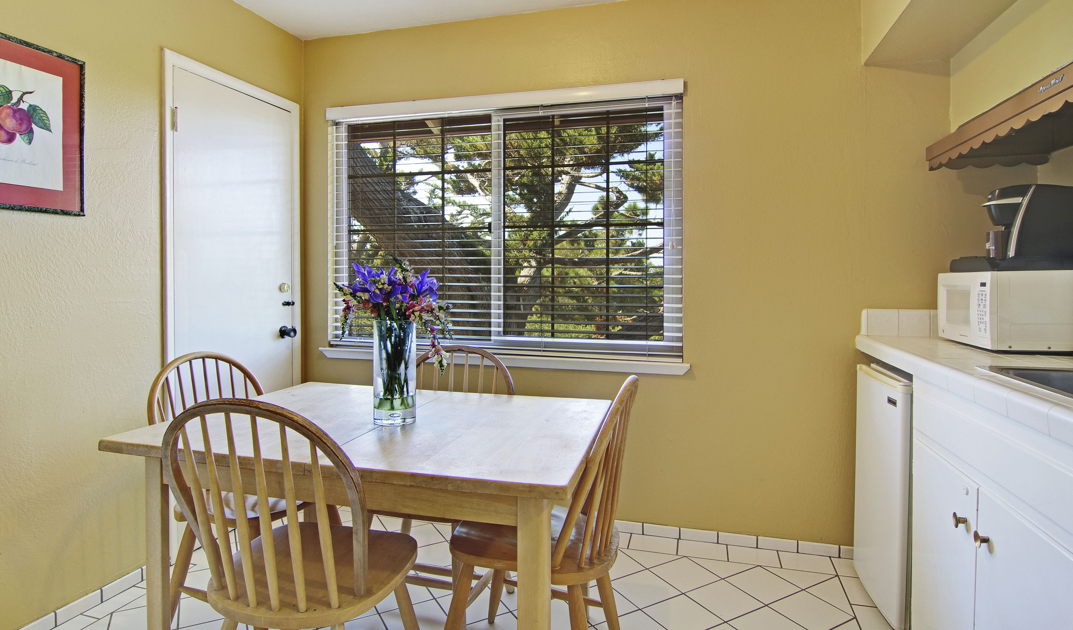 deluxe room, 2 double beds, fireplace (non pet-friendly) | in-room dining