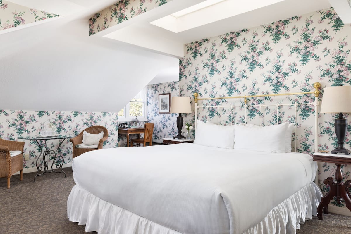 1 bedroom, premium bedding, pillow-top beds, individually decorated