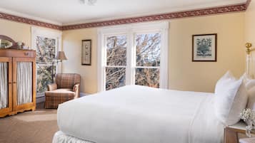 Executive Suite, Partial Ocean View | Premium bedding, pillowtop beds, individually decorated