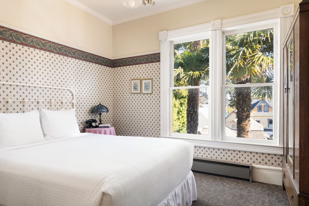 1 bedroom, premium bedding, pillow-top beds, individually decorated