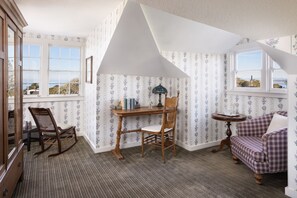 Chambre Deluxe, 1 grand lit, vue partielle sur l'océan