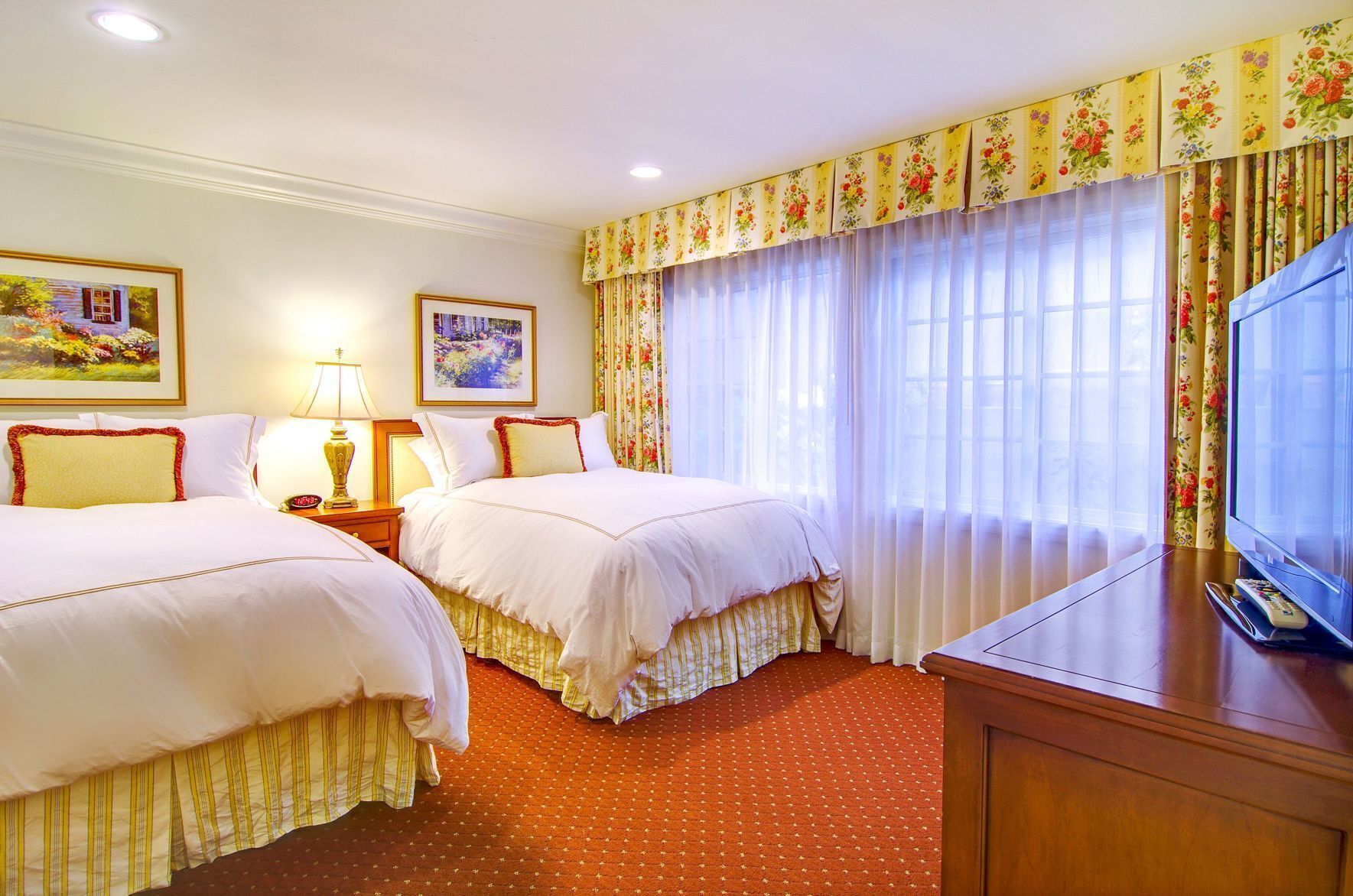 Premium bedding, pillowtop beds, desk, laptop workspace