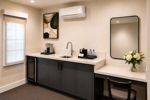 Deluxe Studio, 1 King Bed with Sofa bed, Non Smoking, Fireplace | Living area | 50-inch flat-screen TV with satellite channels, fireplace, Netflix - Wayside Inn (Carmel)