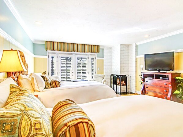 Premium Room, 2 Queen Beds, Fireplace