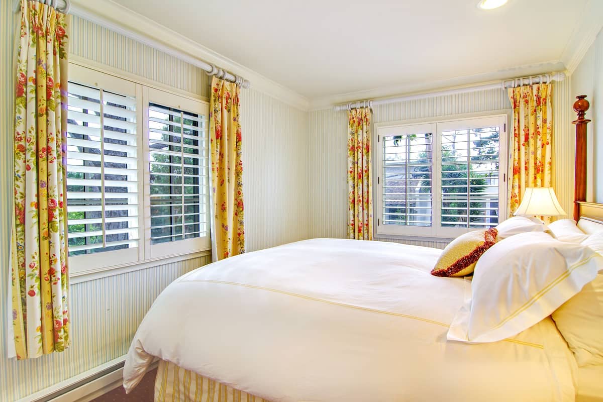 Premium bedding, pillowtop beds, desk, laptop workspace