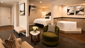 Premium Studio, 1 King Bed, Non Smoking, Jetted Tub