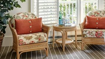 Surmatelas, minibar, coffres-forts dans les chambres, bureau