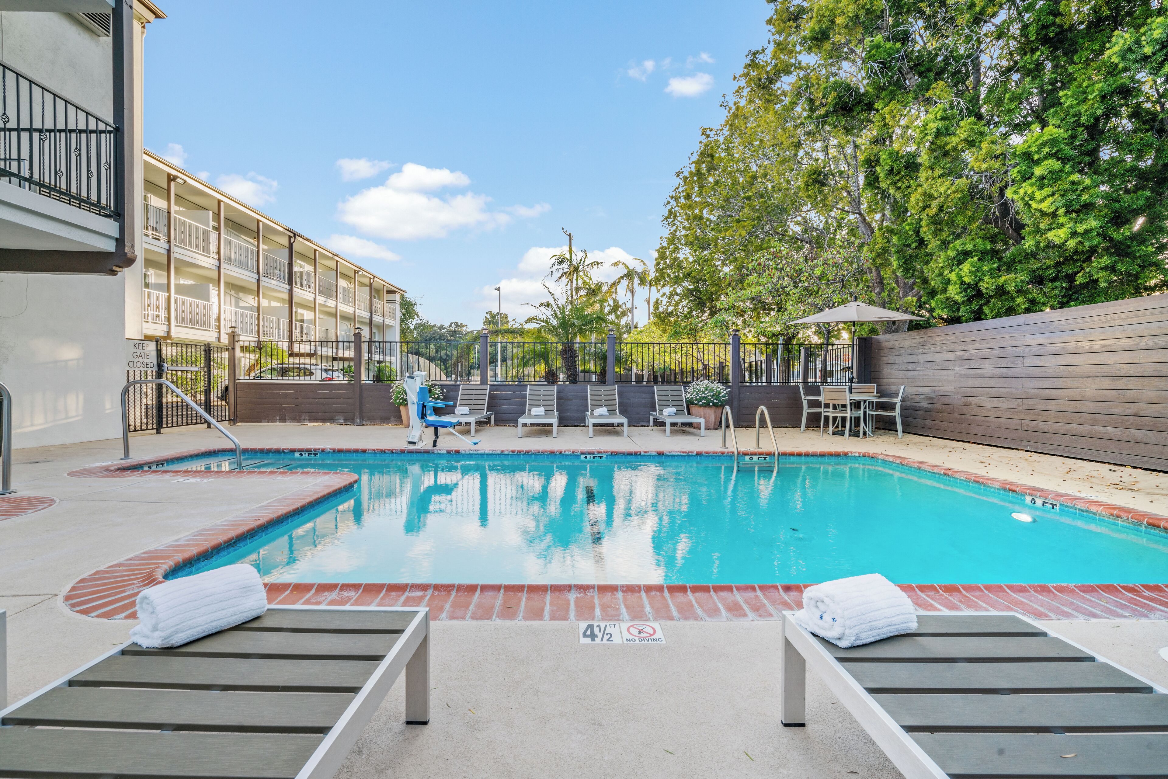 Photo - Avania Inn of Santa Barbara